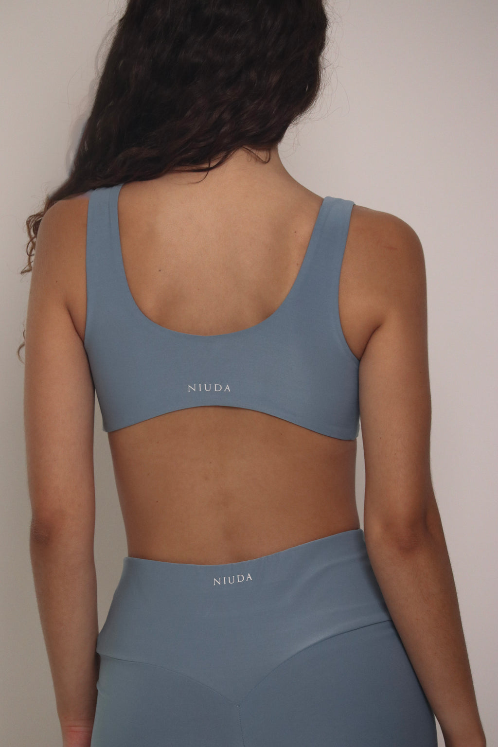 CELIVA Top